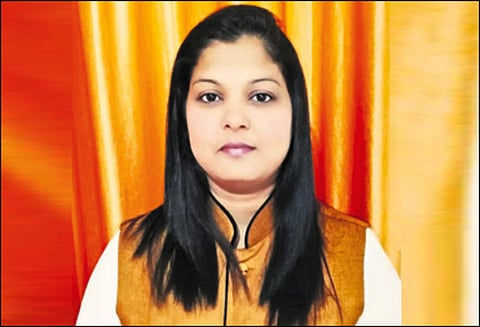 பூட்டிய வீட்டுக்குள் பா.ஜனதா பெண் பிரமுகர் பிணமாக மீட்பு கொலை வழக்கு பதிவு