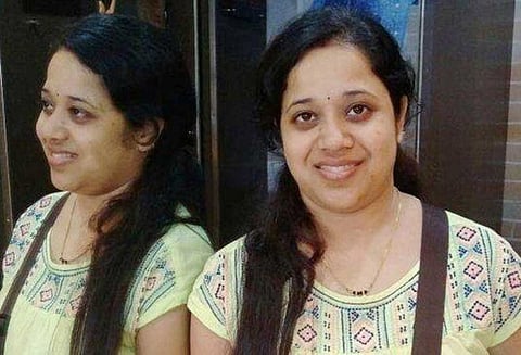 டெல்லி அருகே தீ விபத்தில் பலரை காப்பாற்றிய பெண் பலி