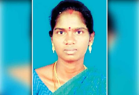 கிளியனூர் அருகே : கிணற்றில் தவறி விழுந்து இளம்பெண் பலி