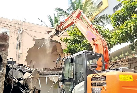 சோழிங்கநல்லூரில் ஆக்கிரமிப்புகள் அகற்றம்