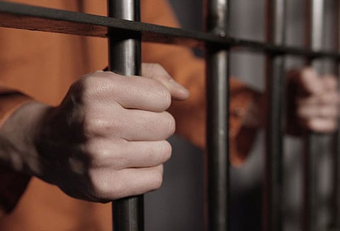 கள்ளக்காதலியின் மகளுக்கு பாலியல் தொல்லை கொடுத்த வழக்கில் வாலிபருக்கு 5 ஆண்டு கடுங்காவல் சிறை