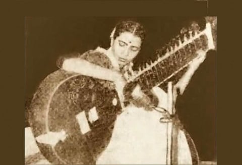 பழம்பெரும் இசை கலைஞர் அன்னபூர்ணா தேவி வயது முதிர்வினால் காலமானார்