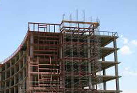 கட்டிட பணிகளில் சிக்கனம் அவசியம்