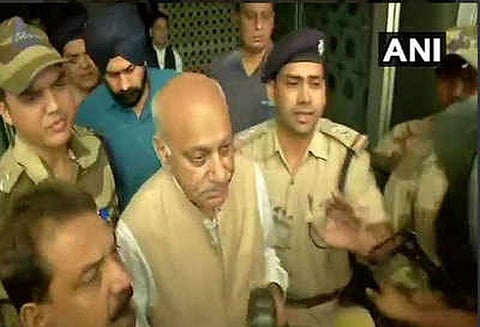 பாலியல் குற்றச்சாட்டுகள்: அறிக்கை வெளியிடப்படும்; நாடு திரும்பிய மந்திரி எம்.ஜே. அக்பர்