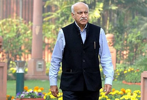 பாலியல் புகார்களால் பதவி விலக எம்.ஜே. அக்பர் மறுப்பு; ‘பாலியல் வன்முறையாளர்களை அரசு பாதுகாக்கிறது’ காங்கிரஸ் சாடல்