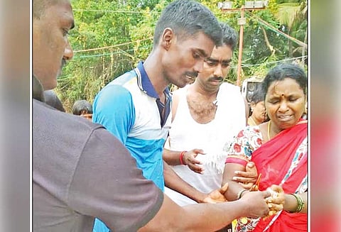 நெல்லையில் மகா புஷ்கர விழா: ஆற்றில் நீராடிய பெண் தவறவிட்ட நகையை மீட்டு ஒப்படைத்த போலீசார்