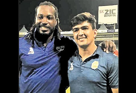 பிரிமீயர் லீக் 20 ஓவர் கிரிக்கெட்: ஒரே ஓவரில் 6 சிக்சர்கள் அடித்து ஆப்கானிஸ்தான் வீரர் அசத்தல்