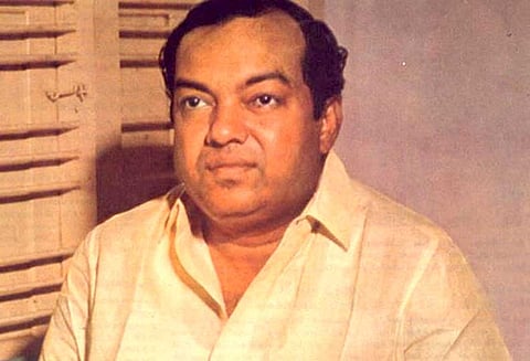 பாட்டிலே கம்பன்...! வாழ்விலே கர்ணன்...!