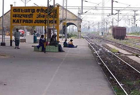 ரெயில்களில் கைவரிசை காட்டிய கொள்ளையர்களை பிடிக்க பழைய குற்றவாளிகள் பட்டியல் தயாரிப்பு