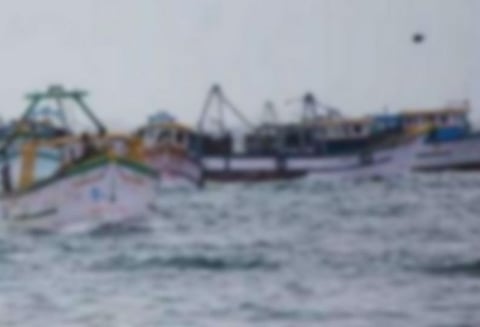 பக்ரைனிலிருந்து மீன் பிடிக்க சென்ற 30 தமிழக மீனவர்கள் சிறைபிடிப்பு