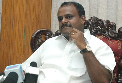 கர்நாடகத்தில் நடைபெறும் 5 தொகுதி இடைத்தேர்தலில் காங்.-ஜனதா தளம் எஸ் வெற்றி உறுதி - முதல்-மந்திரி குமாரசாமி பேச்சு