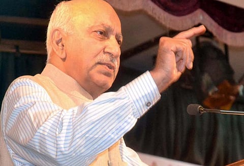 பெண் பத்திரிகையாளர்கள் பாலியல் புகார் : மத்திய இணை அமைச்சர் எம்.ஜே. அக்பர் ராஜினாமா