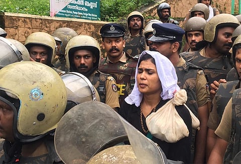 சபரிமலைக்குள் செல்ல முயன்ற சர்ச்சைக்குரிய பெண்ணியவாதி ரஹானா பாத்திமா! போலீஸ் மீது அரசு காட்டம்