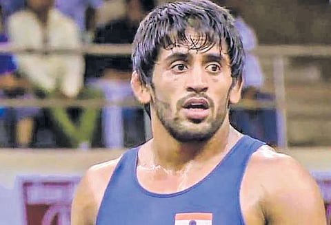 உலக மல்யுத்தம்: இறுதிப்போட்டியில் பஜ்ரங் பூனியா தோல்வி வெள்ளிப்பதக்கம் வென்றார்