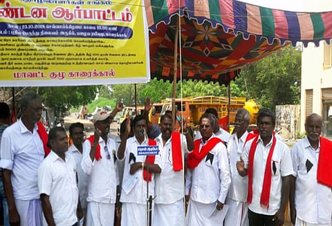 ஹைட்ரோ கார்பன் திட்டத்தை கைவிடக்கோரி விவசாய தொழிலாளர்கள் கருப்புகொடி ஆர்ப்பாட்டம்