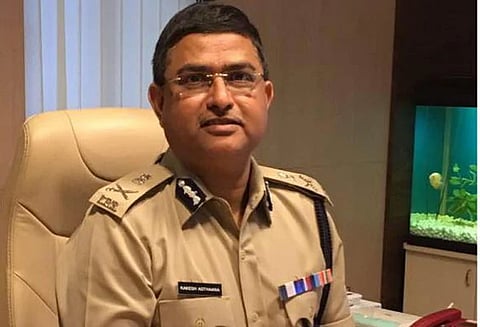 ரூ.5 கோடி லஞ்சம் பெற்றதாக வழக்கு: சி.பி.ஐ. சிறப்பு இயக்குனர் அஸ்தானாவை கைது செய்ய தடை - டெல்லி ஐகோர்ட்டு உத்தரவு