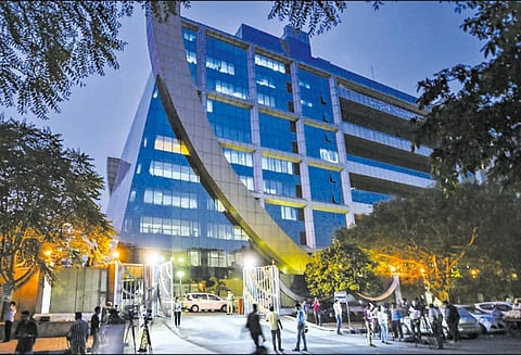 சி.பி.ஐ. இயக்குனர்கள் மீது நடவடிக்கை ஏன்? - மத்திய அரசு விளக்கம்