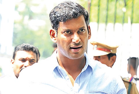 சேவை வரி விவகாரத்தில் எழும்பூர் கோர்ட்டில் ஆஜர்: நடிகர் விஷாலிடம் நீதிபதி சரமாரி கேள்வி