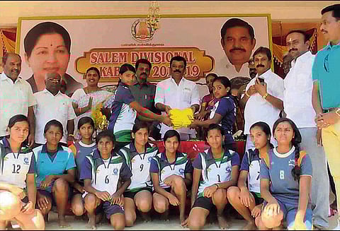 பாகலூரில் மண்டல அளவிலான பெண்கள் கபடி போட்டி - அமைச்சர் பாலகிருஷ்ணரெட்டி தொடக்கம்