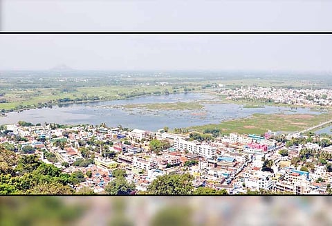 வரதமாநதி அணையில் தண்ணீர் திறப்பு எதிரொலி: பழனி வையாபுரி குளத்துக்கு நீர்வரத்து அதிகரிப்பு