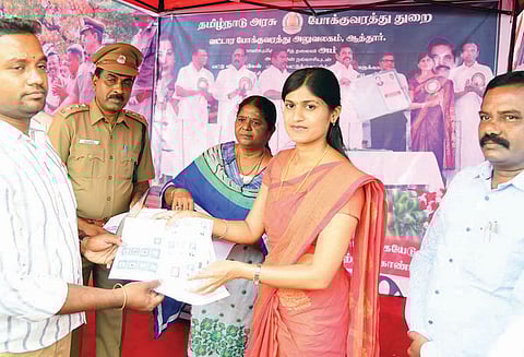 ஆத்தூரில் சிறப்பு மனுநீதி முகாம்: 388 பேருக்கு ரூ.1 கோடியில் நலத்திட்ட உதவி கலெக்டர் ரோகிணி வழங்கினார்