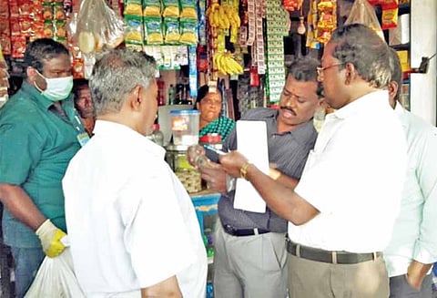 பழனிசெட்டிபட்டியில்: ஓட்டல், இறைச்சி கடைகளில் அதிகாரிகள் ஆய்வு