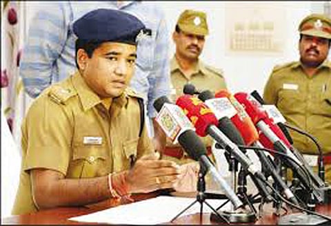 பொதுமக்களை சரக்கு வாகனங்களில் ஏற்றி சென்றால் கடும் நடவடிக்கை: போலீஸ் சூப்பிரண்டு எச்சரிக்கை