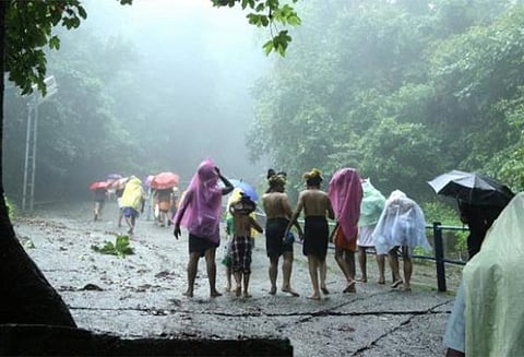 சபரிமலையில் பக்தர்கள் கட்டுப்பாட்டிற்கு திருவிதாங்கூர் தேவசம்போர்டு எதிர்ப்பு