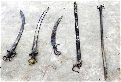 10–ம் நூற்றாண்டில் கொங்கு மண்டலத்தை ஆண்ட அரசரின் போர் வாள்கள் கண்டெடுப்பு