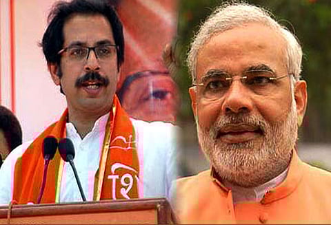 நாட்டின் பொருளாதார சீர்குலைவுக்கு காங்கிரஸ் அரசை பொறுப்பாக்குவதா? - பிரதமர் மோடிக்கு சிவசேனா கண்டனம்