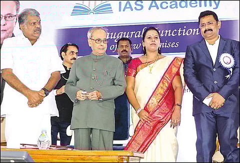 ‘நாட்டின் வளர்ச்சியில் சிவில் சர்வீஸ் அதிகாரிகளின் பங்கு முக்கியமானது’ என கூறினார் பிரணாப் முகர்ஜி