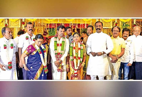 ‘அம்மா மெஸ்’ உரிமையாளர் இல்ல திருமண விழா வைரமுத்து, பாரதிராஜா வாழ்த்து