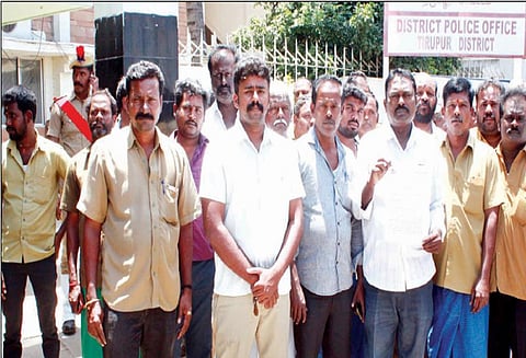 ஓட்டுனர் உரிமத்தை பறிமுதல் செய்யும் நடவடிக்கையை கைவிட வேண்டும் - போலீஸ் சூப்பிரண்டிடம் சி.ஐ.டி.யு.வினர் மனு