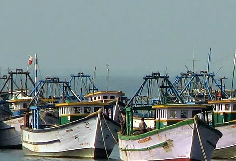 டீசல் விலை உயர்வு; பாம்பன் விசை படகு மீனவர்கள் இன்று முதல் வேலைநிறுத்த போராட்டம்