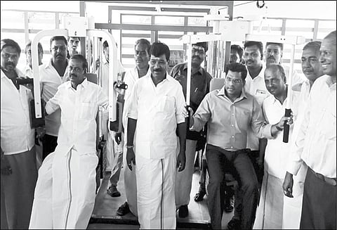ரூ.60 லட்சம் மதிப்பில் அம்மா பூங்கா, உடற்பயிற்சி கூடங்கள் - அமைச்சர் சேவூர் எஸ்.ராமச்சந்திரன் திறந்து வைத்தார்