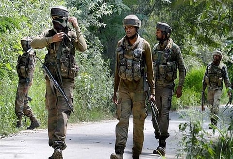 ஜம்மு காஷ்மீர்; என்கவுண்டரில் இரண்டு பயங்கரவாதிகள் சுட்டுக்கொலை
