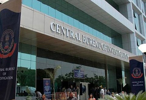 குட்கா ஊழல் வழக்கில் டிஎஸ்பி மன்னர் மன்னன், காவல் ஆய்வாளர் சம்பத்துக்கு சிபிஐ சம்மன்