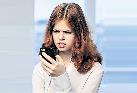 சமூக வலைத்தளங்களில் உலவும் போலி வேலைவாய்ப்புகள்