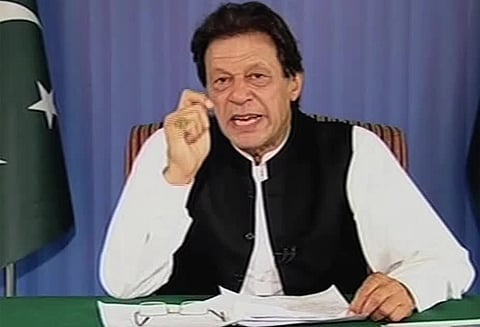 பாகிஸ்தானில் பிரதமர் இம்ரான் கான் அமைச்சரவை விரிவாக்கம்; 6 பேர் அமைச்சர்களாக பதவியேற்பு