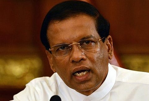 இதை நாய் சாப்பிடுமா? ஸ்ரீலங்கன் ஏர்லைன்ஸில் வழங்கப்பட்ட முந்திரியால் இலங்கை அதிபர் சிறிசேனா கோபம்