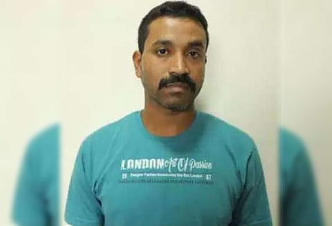 உத்தர பிரதேசத்தில் ஹிஜ்புல் முஜாகிதீன் தீவிரவாதி கைது; கோவில் மீது நடத்த இருந்த தாக்குதல் முறியடிப்பு