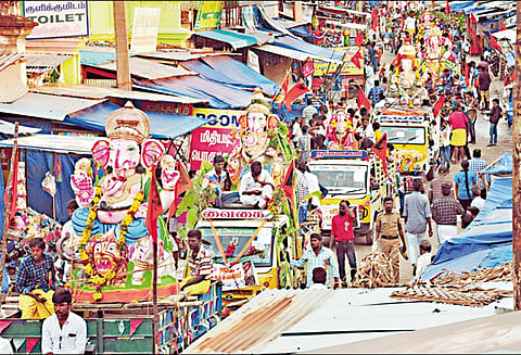 பழனி, கன்னிவாடி, வடமதுரையில் போலீஸ் பாதுகாப்புடன் விநாயகர் சிலைகள் ஊர்வலம்