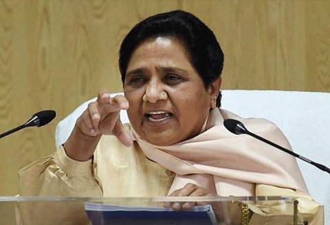 விஜய் மல்லையா நாட்டை விட்டு தப்பி ஓடியதற்கு காங்கிரஸ், பா.ஜனதா கட்சிகளே காரணம் - மாயாவதி குற்றச்சாட்டு