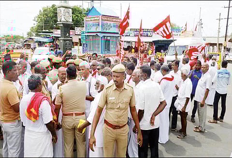 கன்னியாகுமரியில் இருந்து திருப்பூருக்கு இந்திய கம்யூனிஸ்டு கட்சியினர் வாகன பிரசார பயணம்