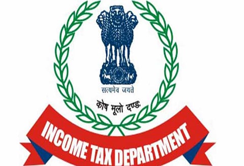 கரூர் கல்குவாரிகளில் வருமானவரித்துறை அதிகாரிகள் சோதனை