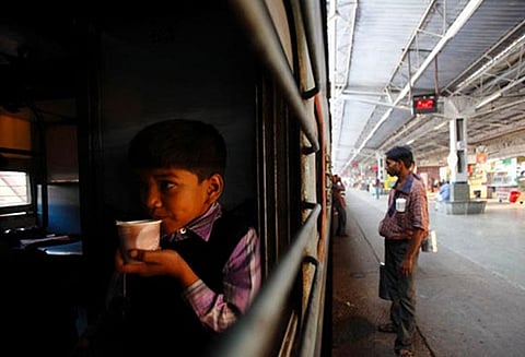 ரயில்களில் விற்கப்படும் டீ, காபி விலை உயர்கிறது !