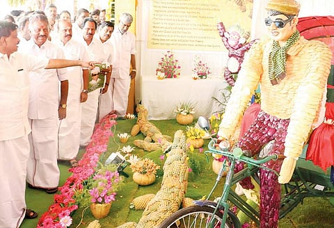 நாகர்கோவிலில் எம்.ஜி.ஆர். நூற்றாண்டு விழா புகைப்பட கண்காட்சி ஓ.பன்னீர்செல்வம் திறந்து வைத்தார்