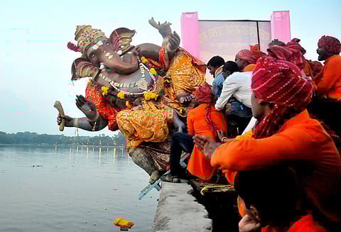 மராட்டியத்தில் விநாயகர் சிலை கரைப்பின் போது தண்ணீரில் மூழ்கி 18 பேர் உயிரிழப்பு