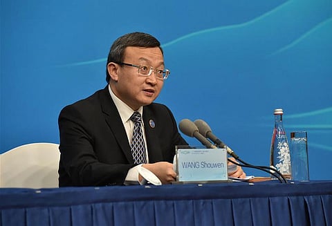 கழுத்தில் கத்தி வைக்கும்பொழுது அமெரிக்காவுடன் வர்த்தக பேச்சுவார்த்தை நடத்த முடியாது; சீனா