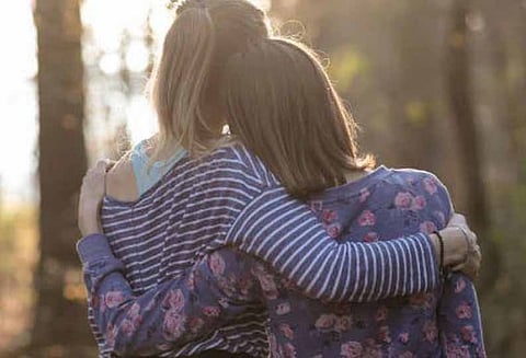 இரண்டு பெண்கள் சேர்ந்து ஒன்றாக வாழ கேரள ஐகோர்ட் அனுமதி